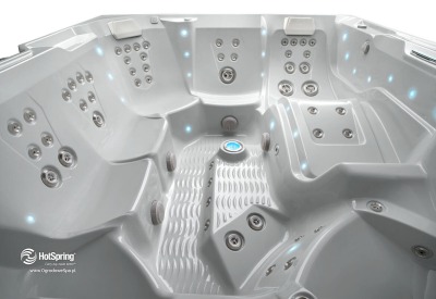 Jacuzzi ogrodowe Prism marki Hot Spring
